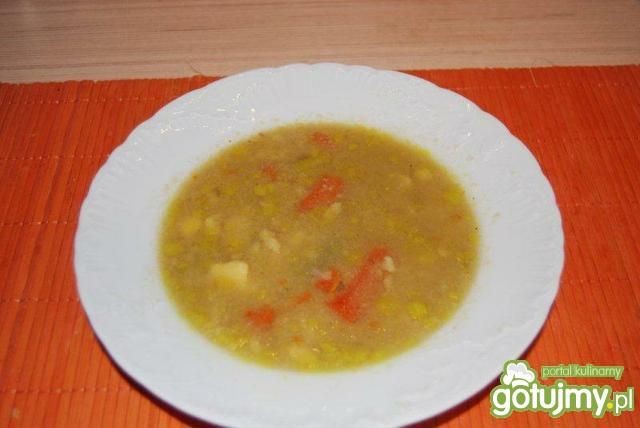 Rosołek z kukurydzianymi kluseczkami