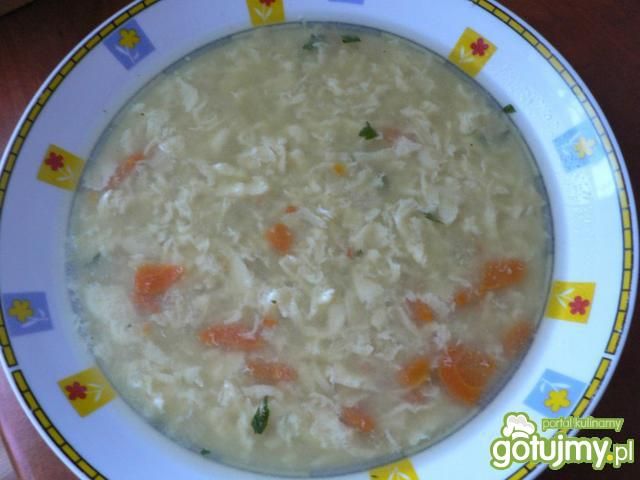 Rosołek z lanym ciastem