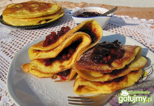 Rosyjskie naleśniki z konfiturą