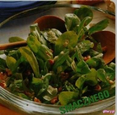 Roszponka z boczkiem i orzechami