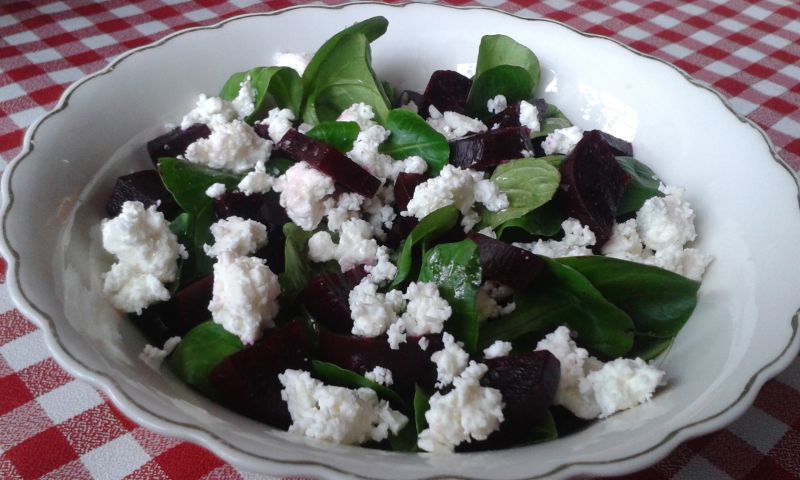 Roszponka z buraczkami i serem