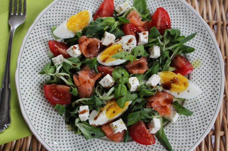 Roszponka z łososiem i jajkiem