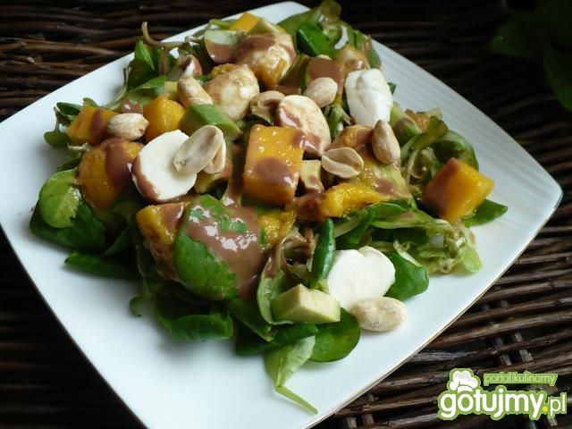 Roszponka z owocami i sosem czekoladowym