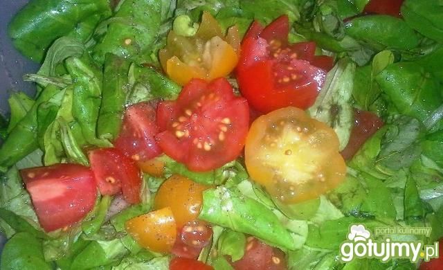 Roszponka z pomidorkami koktajlowymi