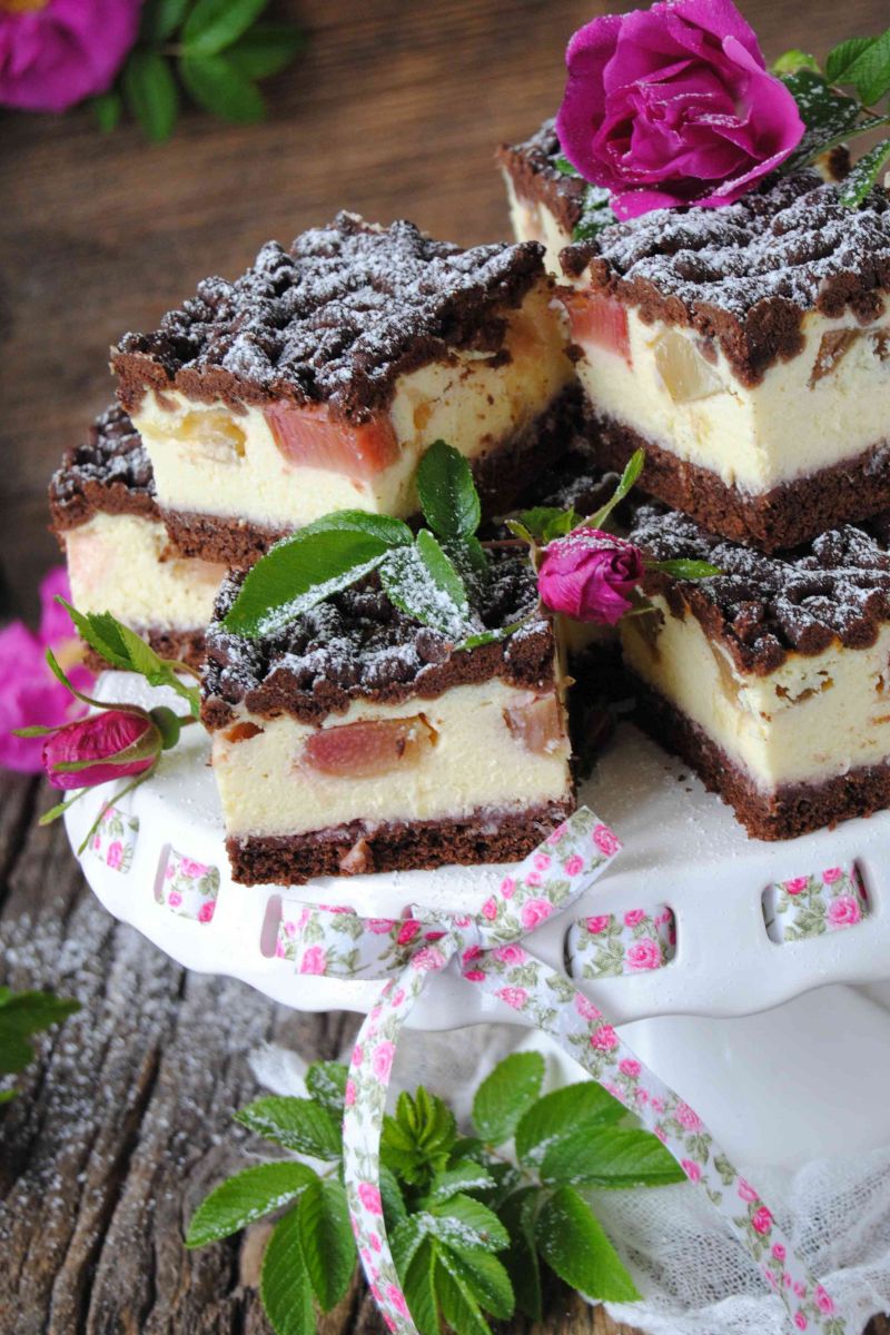 Różany sernik z rabarbarem Różany sernik z rabarbarem