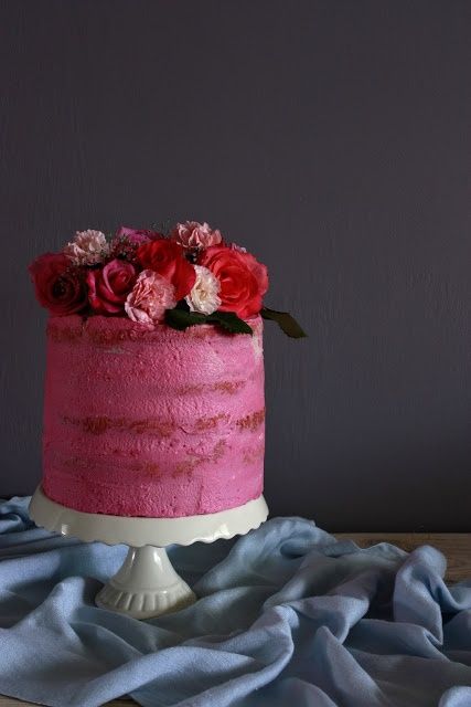 Różany tort z malinami Różany tort z malinami