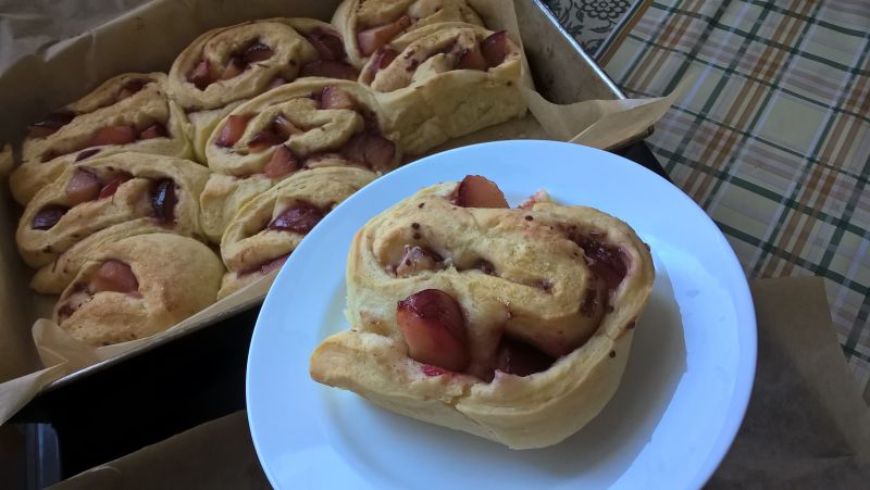 Rozetki ze śliwkami