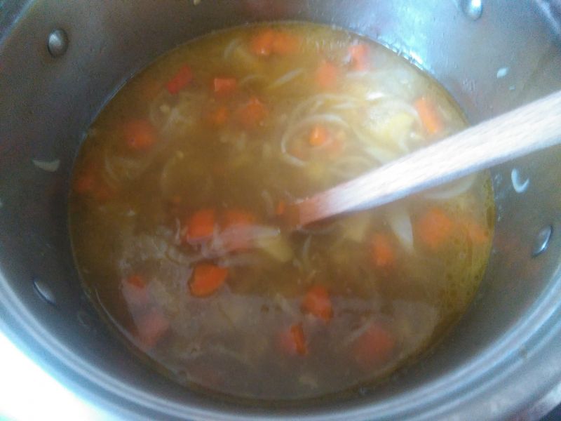 Rozgrzewająca zupa z soczewicą