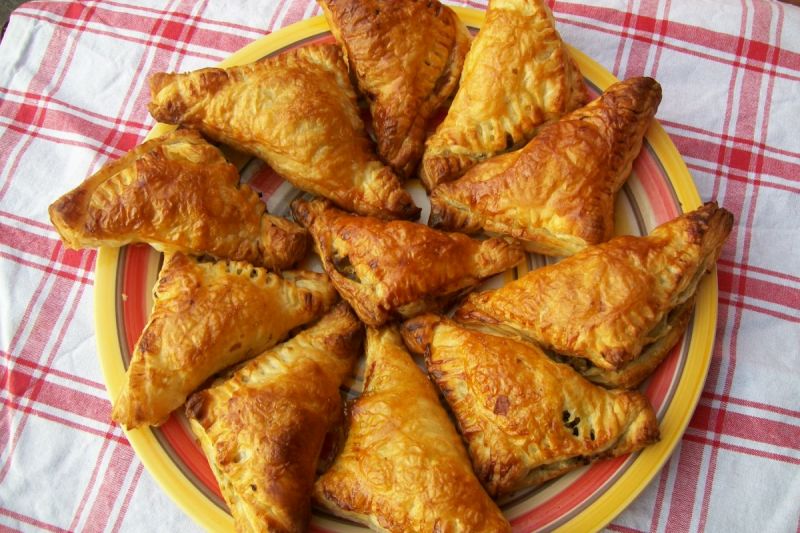 Rożki z kiszona kapustą i pieczarkami Rożki z kiszona kapustą i pieczarkami