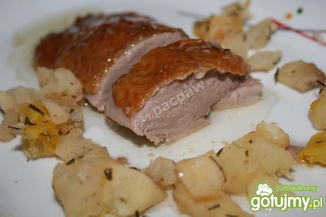 Rozmarynowa kaczka z cytrusowym farszem	