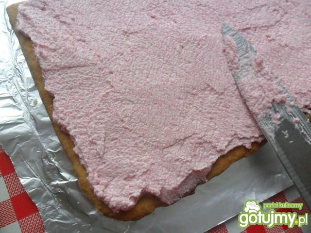 Różowy krem z kaszy manny Różowy krem z kaszy manny