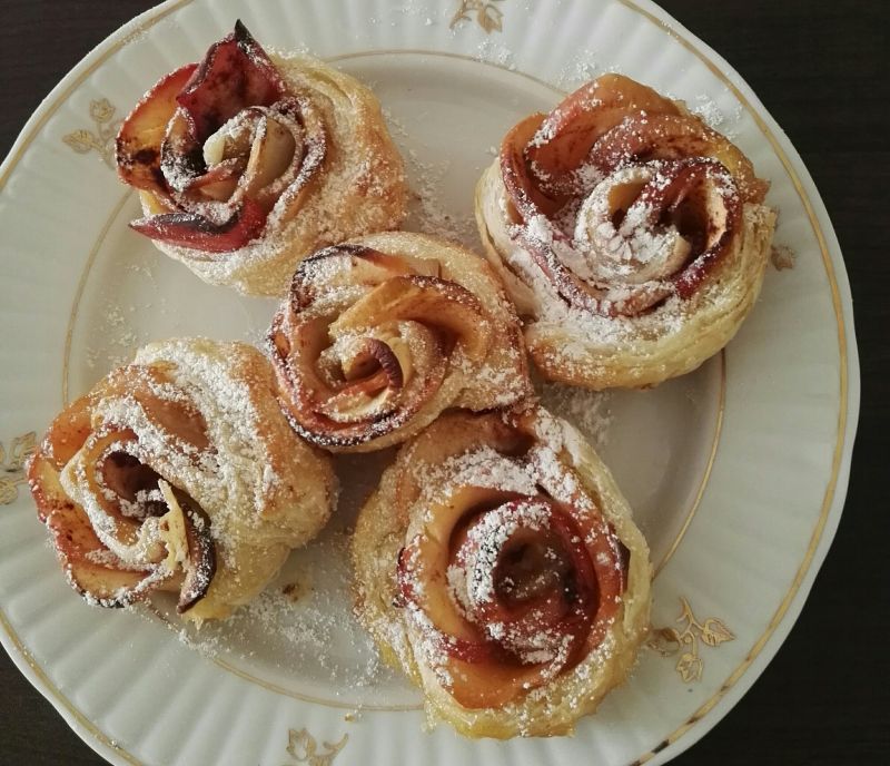 Różyczki jabłkowo-śliwkowe