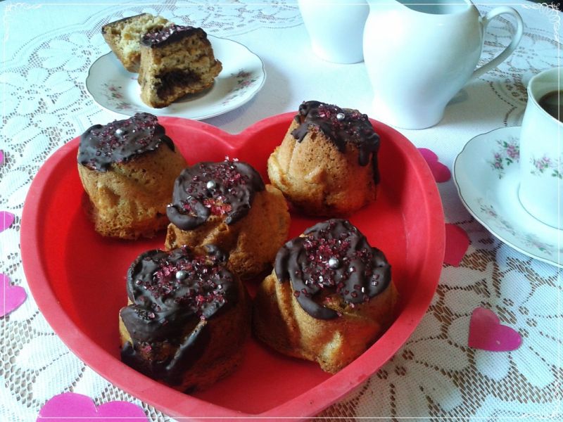 Różyczki-muffinki bez jaj z "dżemem" rodzynkowym  Różyczki-muffinki bez jaj z "dżemem" rodzynkowym