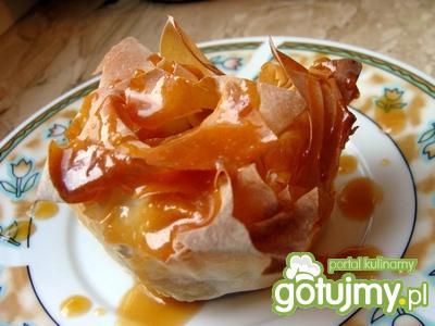 Różyczki z filo z karmelem