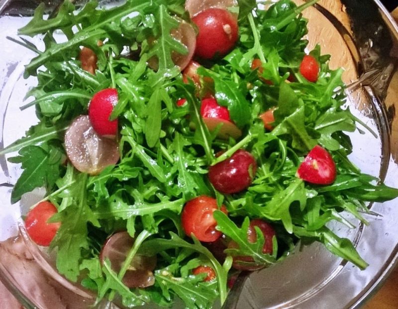 Rukola na czerwono  Rukola na czerwono