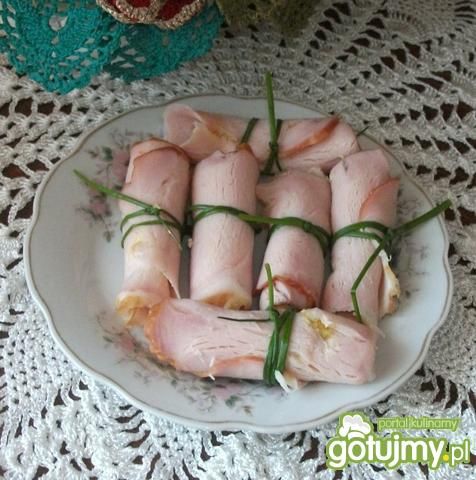 Ruloniki szynkowe z nadzieniem Ruloniki szynkowe z nadzieniem