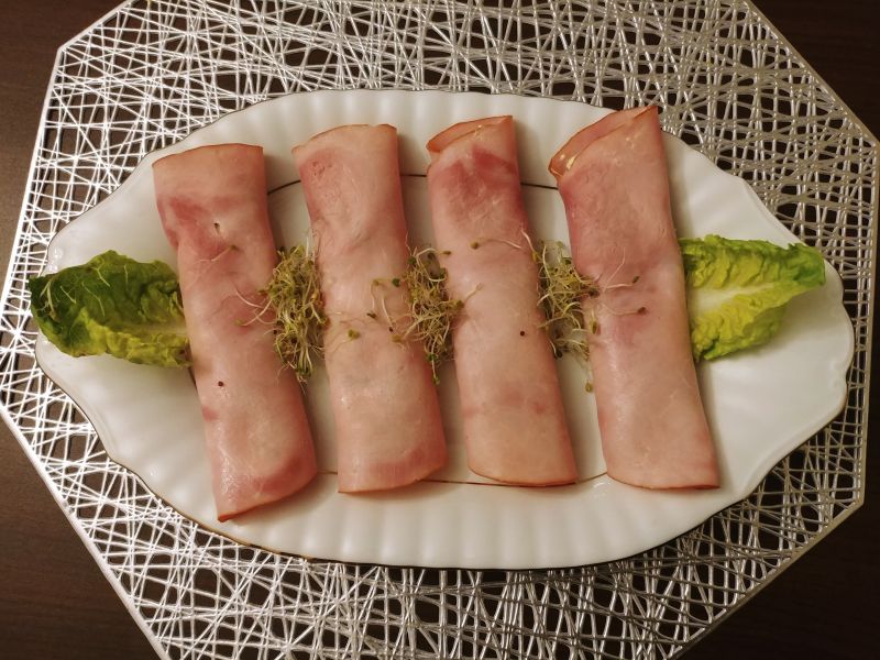 Ruloniki z szynki z pastą jajeczną  Ruloniki z szynki z pastą jajeczną