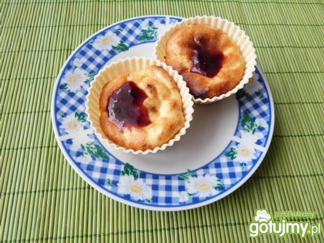 Rumowe babeczki serowe