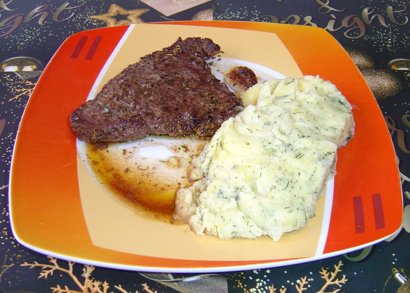 Rumsztyk wołowy - stek w ziołowej marynacie