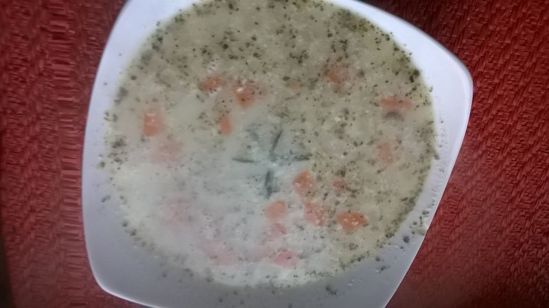 Rumuńska zupa jabłkowa z mięsem