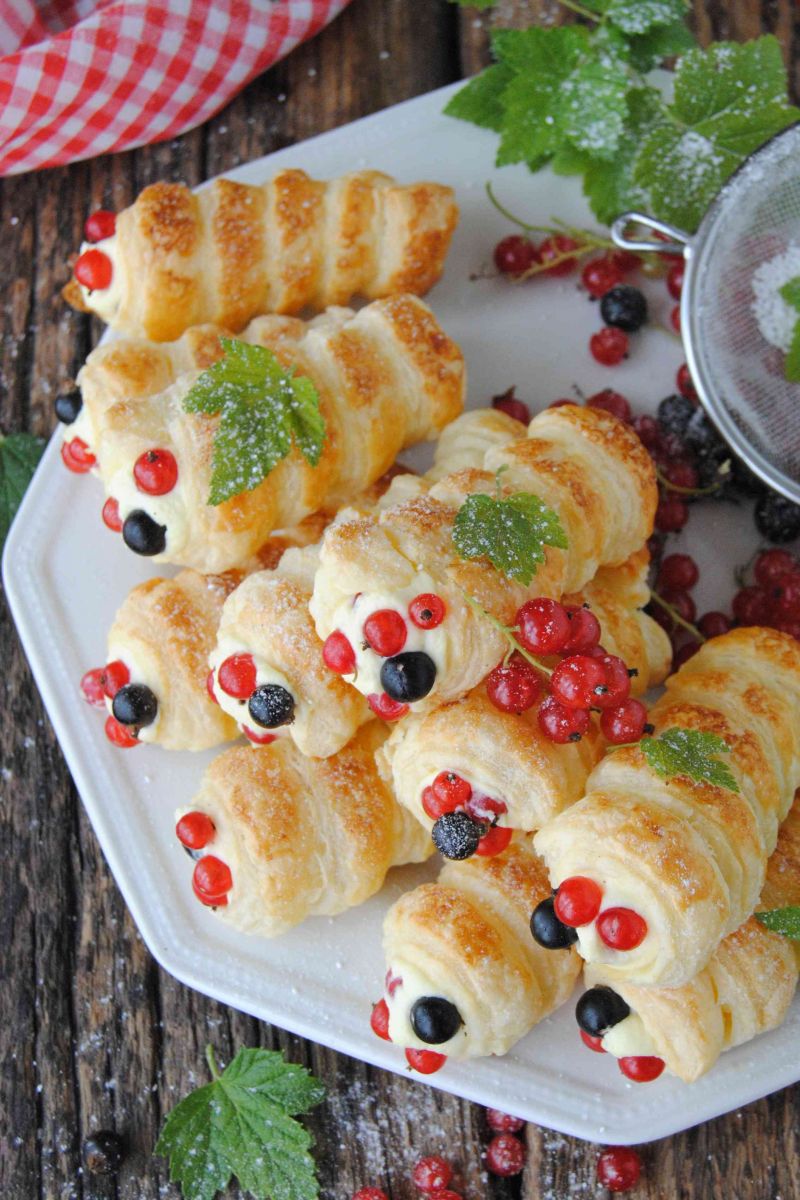 Rurki francuskie z porzeczką Rurki francuskie z porzeczką