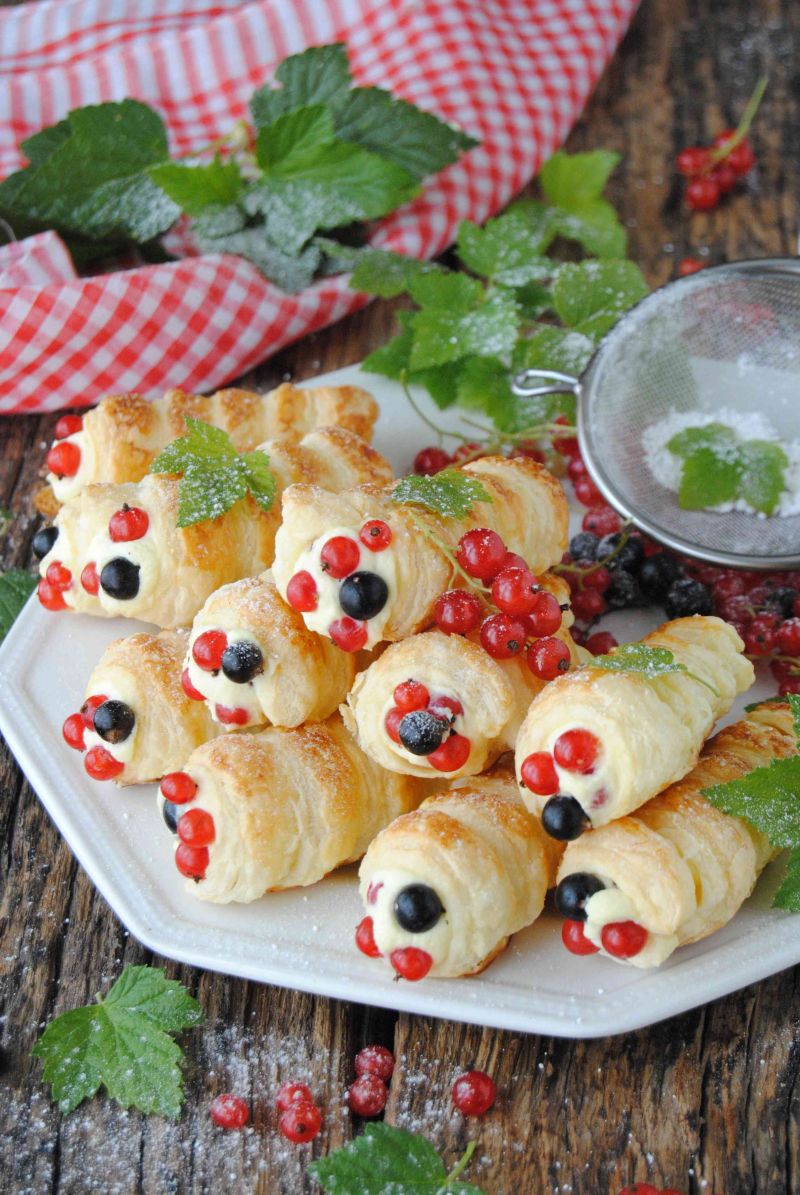 Rurki francuskie z porzeczką Rurki francuskie z porzeczką