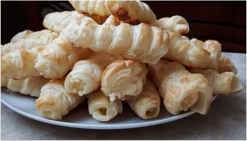 Rurki z bitą smietaną Rurki z bitą smietaną