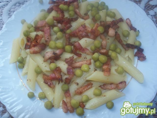 Rurki z boczkiem i groszkiem Rurki z boczkiem i groszkiem