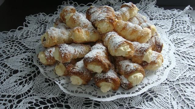 Rurki z kremem budyniowym.