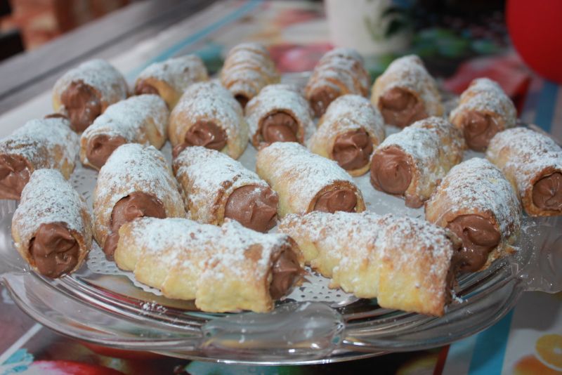 Rurki z kremem orzechowym Rurki z kremem orzechowym