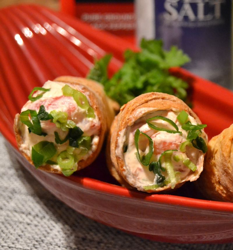 Rurki z serkiem i pomidorami