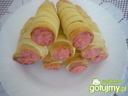 Rurki z truskawkowym nadzieniem Rurki z truskawkowym nadzieniem