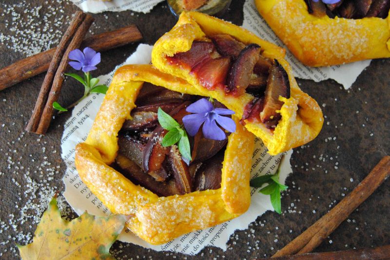 Rustukalne tartaletki dyniowo- śliwkowe