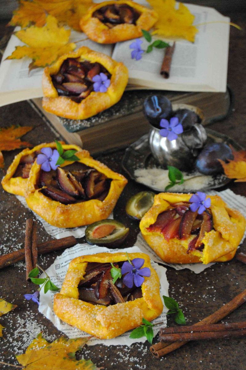 Rustukalne tartaletki dyniowo- śliwkowe