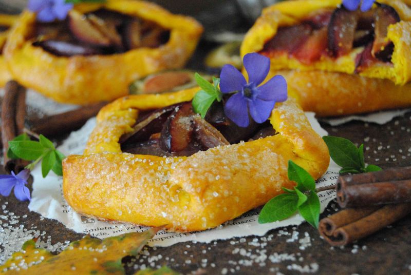 Rustukalne tartaletki dyniowo- śliwkowe