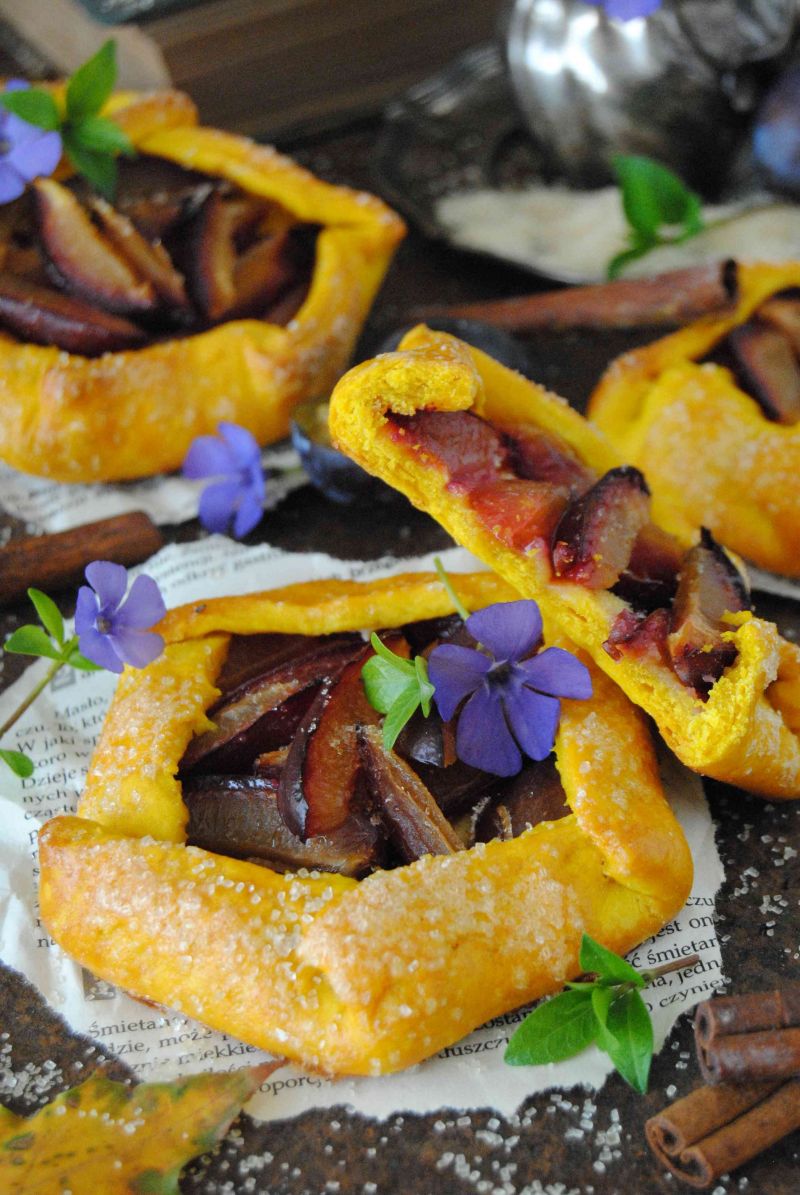 Rustukalne tartaletki dyniowo- śliwkowe