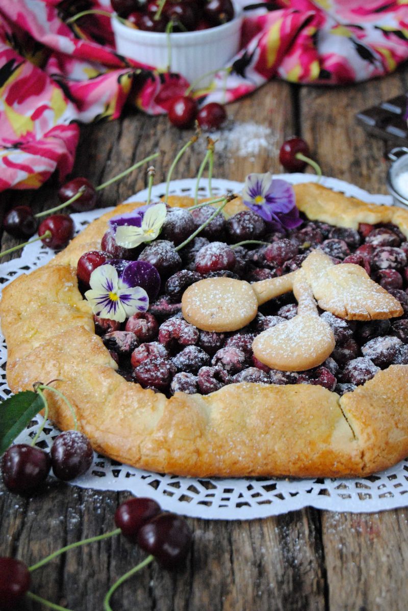 Rustykalna tarta czereśniowo- czekoladowa Rustykalna tarta czereśniowo- czekoladowa