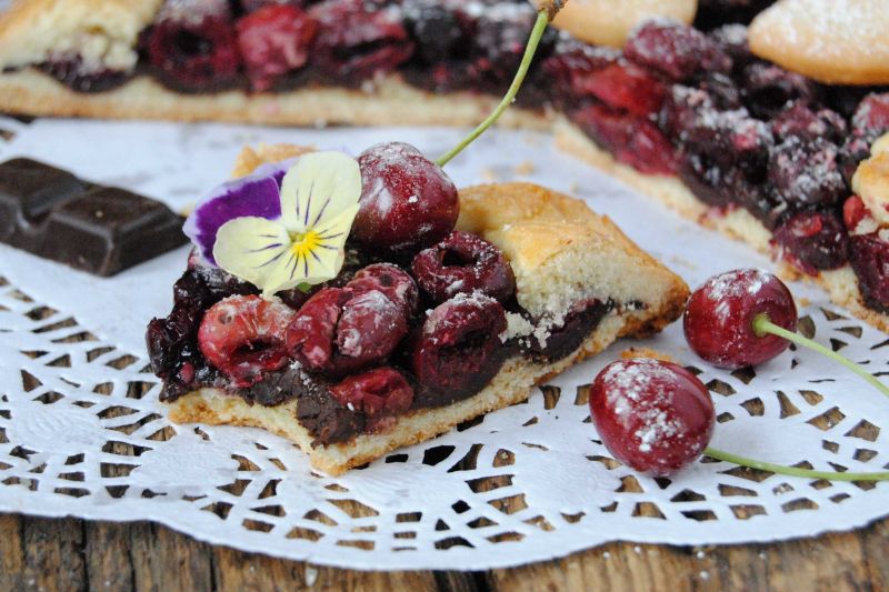Rustykalna tarta czereśniowo- czekoladowa Rustykalna tarta czereśniowo- czekoladowa