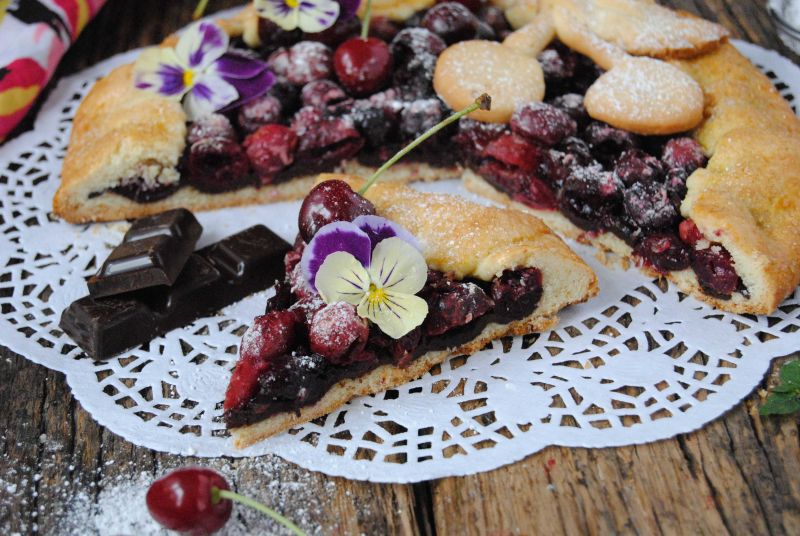 Rustykalna tarta czereśniowo- czekoladowa Rustykalna tarta czereśniowo- czekoladowa