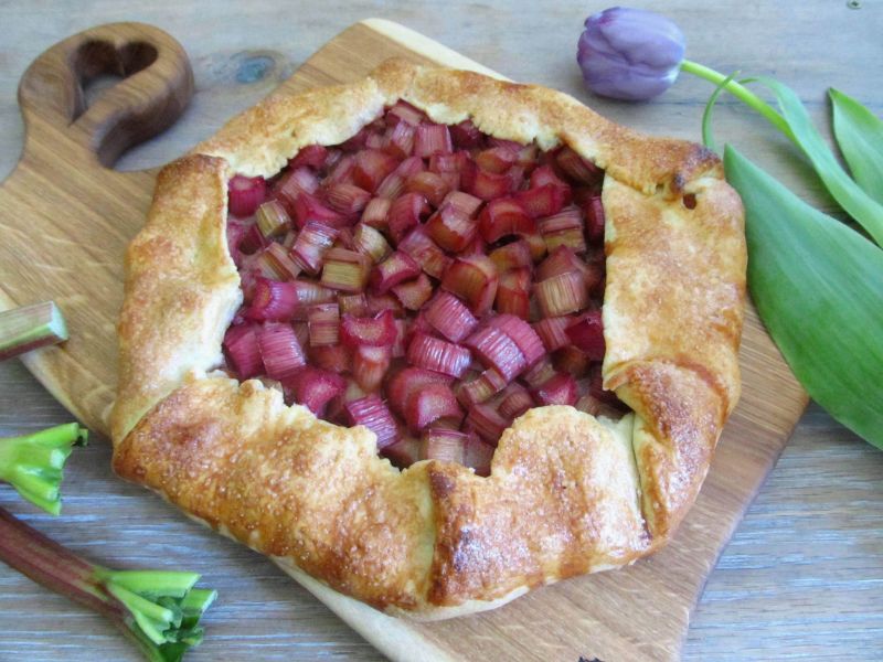 Rustykalna tarta z rabarbarem
