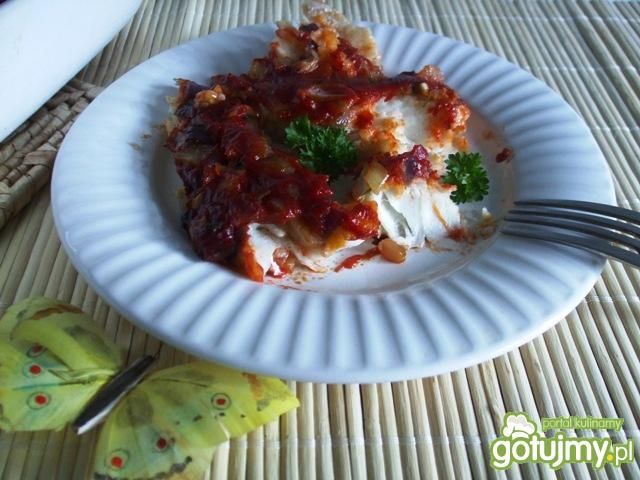 Ryba pieczona pod pierzynką pomidorową Ryba pieczona pod pierzynką pomidorową