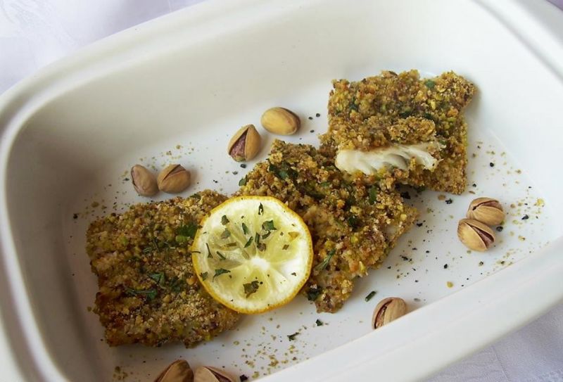 Ryba pieczona w panierce z pistacji Ryba pieczona w panierce z pistacji
