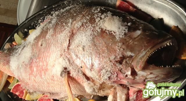 Ryba pieczona w soli