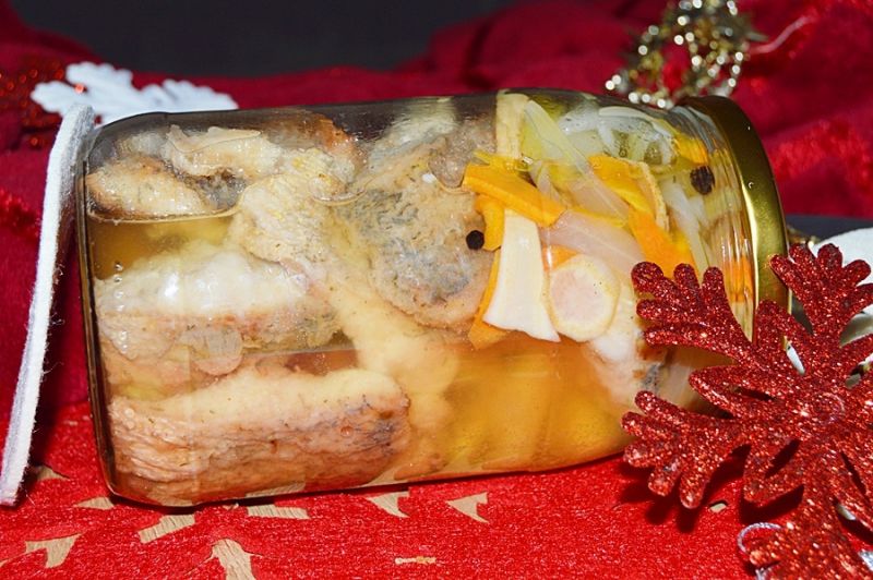 Ryba (szczupak) w zalewie octowej Ryba (szczupak) w zalewie octowej