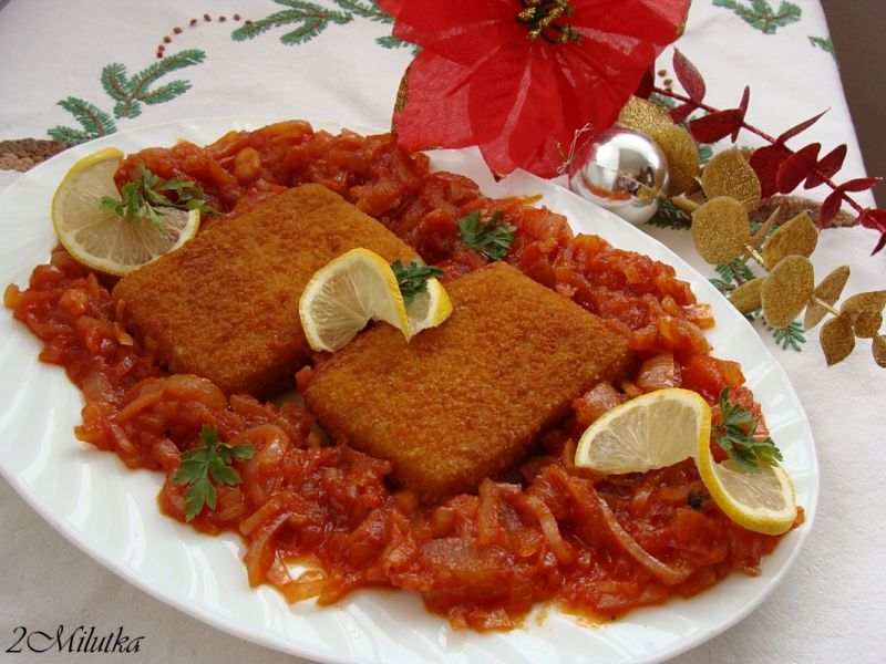 Ryba w korzenno-cebulowym sosie