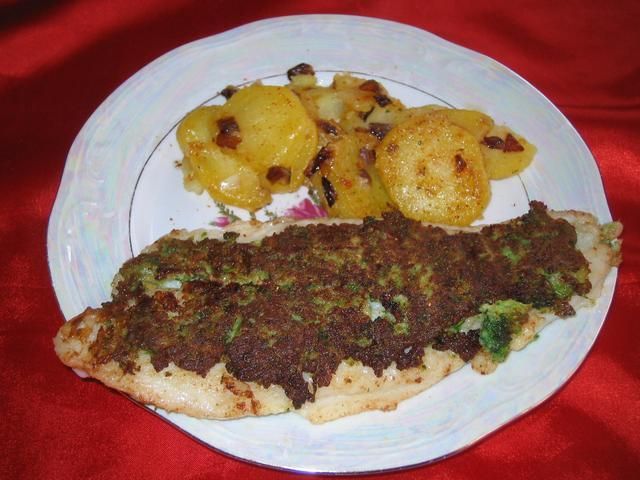 Ryba w panierce z brokulow z ziemniakami Ryba w panierce z brokulow z ziemniakami