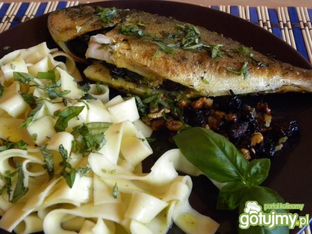 Ryba z orzechami Ryba z orzechami