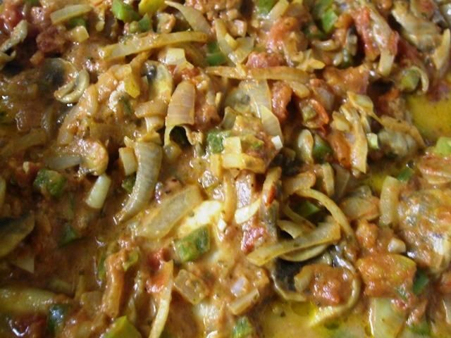 Ryba z pieczarkami na pomidorowo 