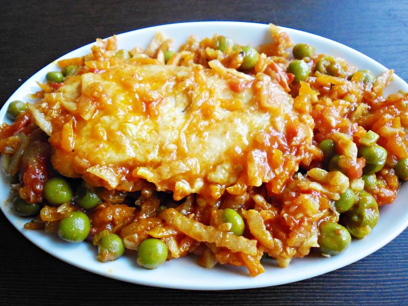 Ryba z sosem greckim