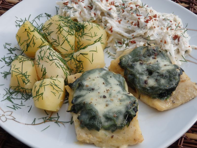 Ryba zapiekana pod pierzynką ze szpinaku Ryba zapiekana pod pierzynką ze szpinaku